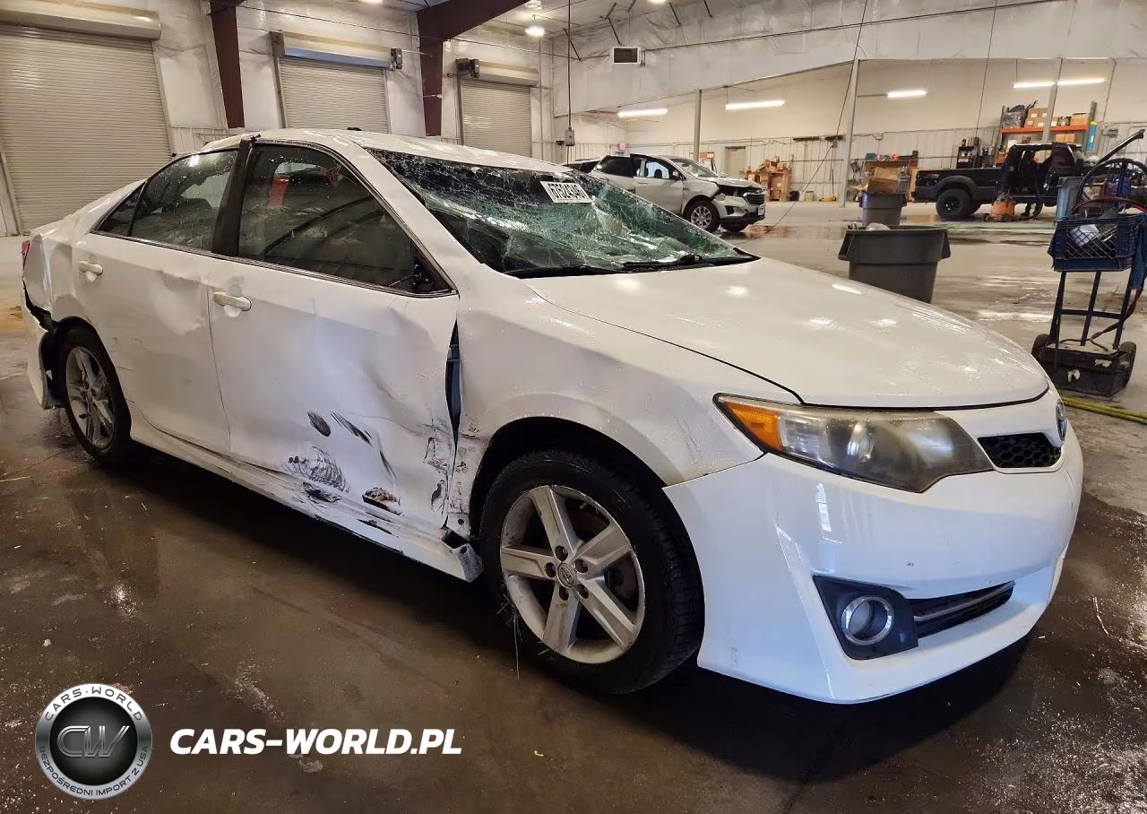 2014 Toyota Camry Se VIN:4T1BF1FK3EU417548 - 4