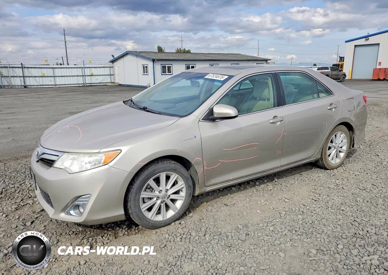 2014 Toyota Camry Hybrid Xle – zdjęcie 1 z 12