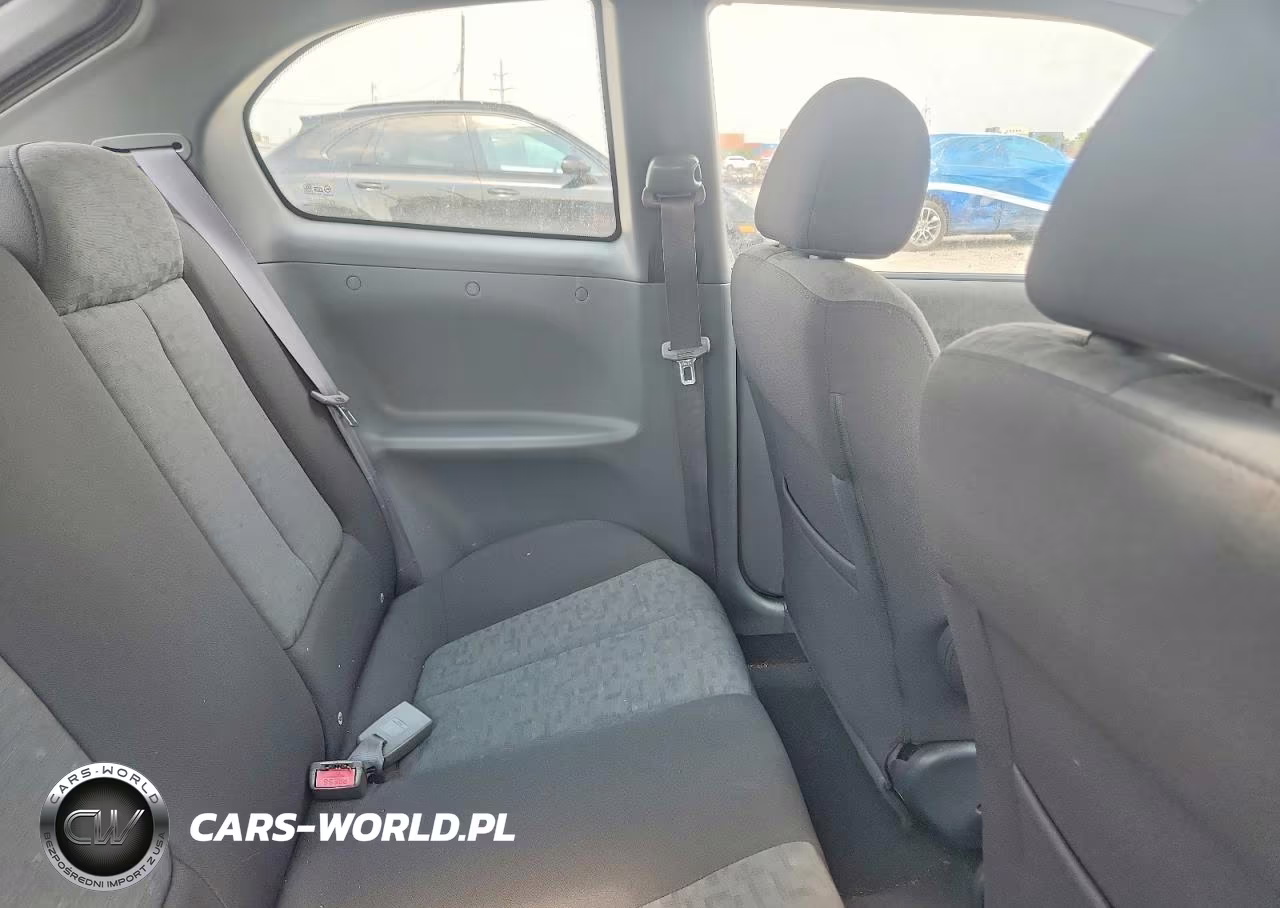 2005 Hyundai Accent Gls VIN:KMHCG35CX5U323559 - 10