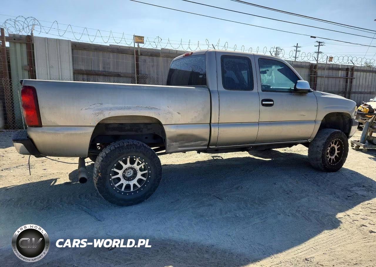 2002 Chevrolet Silverado C1500 VIN:1GCEC19V12Z334411 - 3