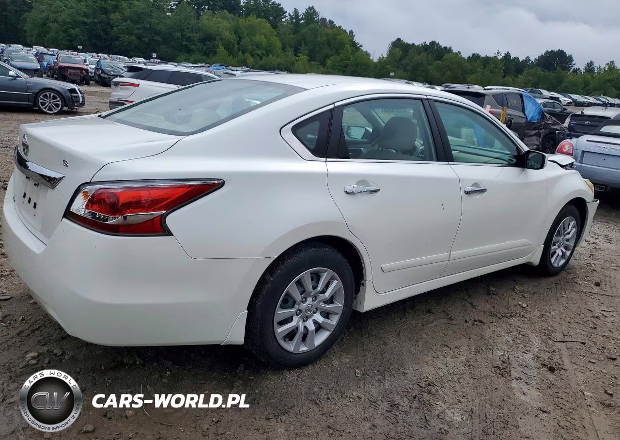 2015 Nissan Altima 2.5 S VIN:1N4AL3AP9FN307709 - 3