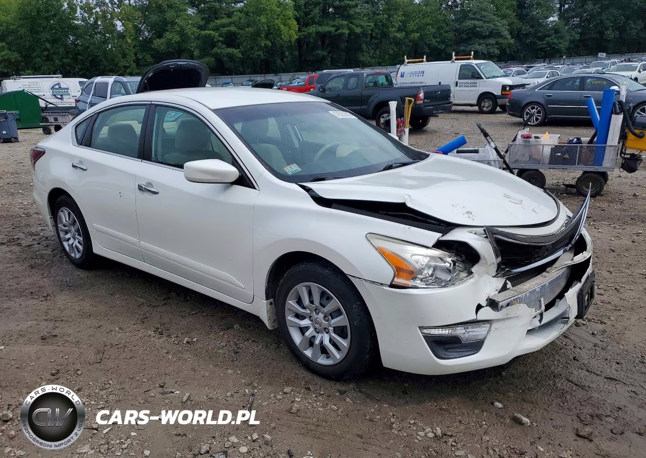 2015 Nissan Altima 2.5 S VIN:1N4AL3AP9FN307709 - 4