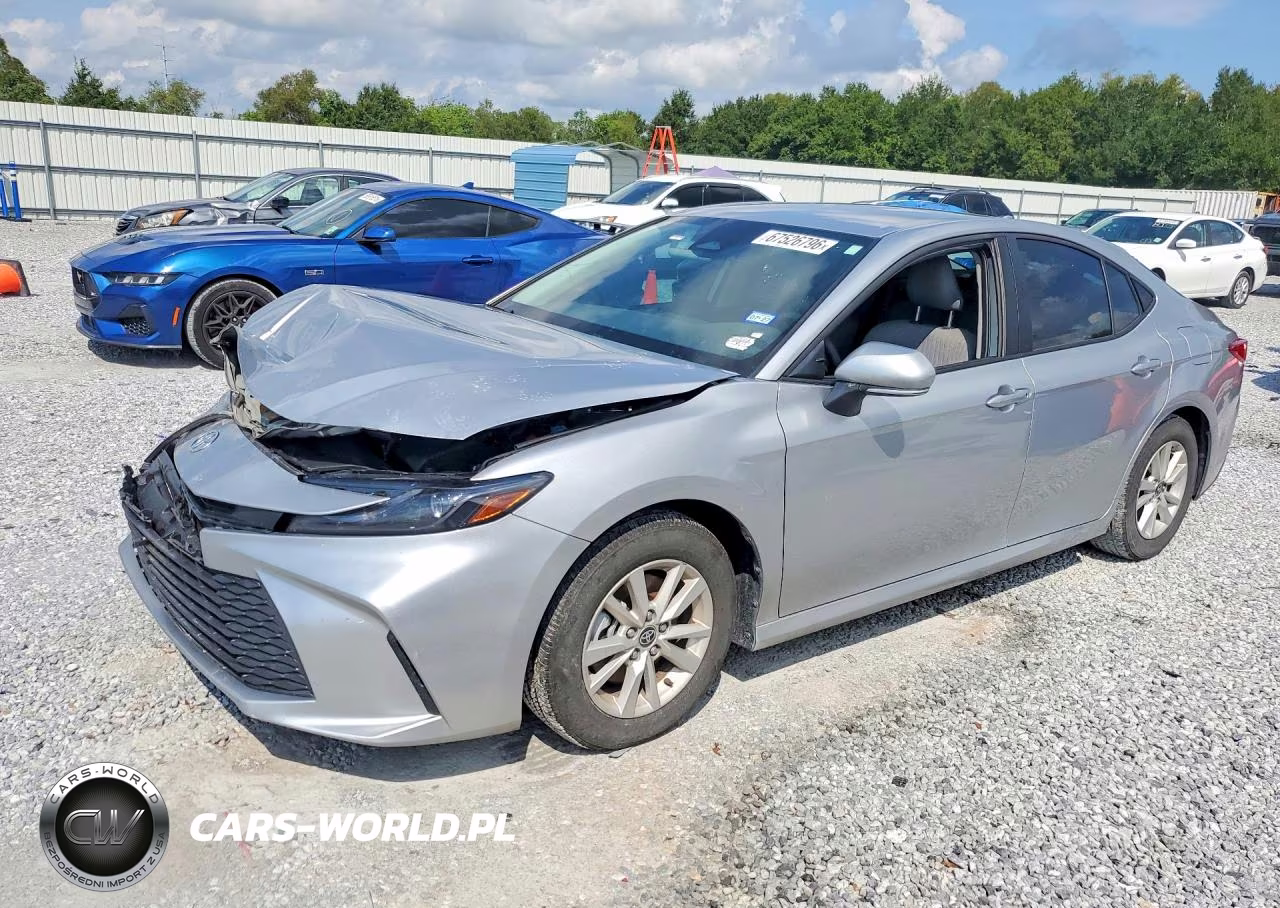 2025 Toyota Camry Le – zdjęcie 1 z 13
