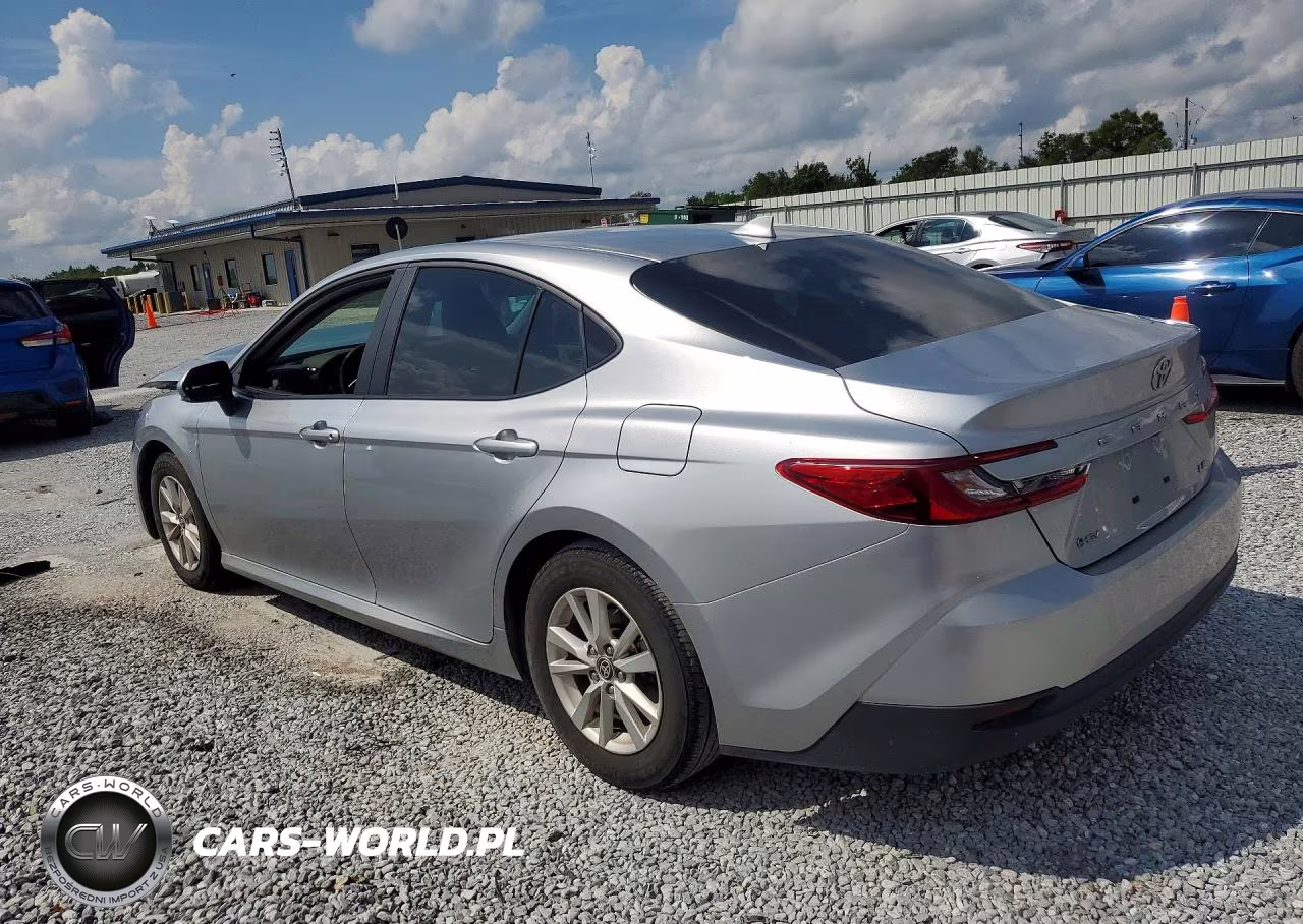 2025 Toyota Camry Le VIN:4T1DAACK9SU640877 - 2