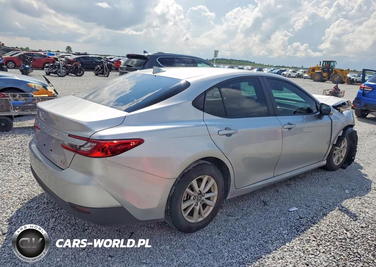 2025 Toyota Camry Le VIN:4T1DAACK9SU640877 - 3
