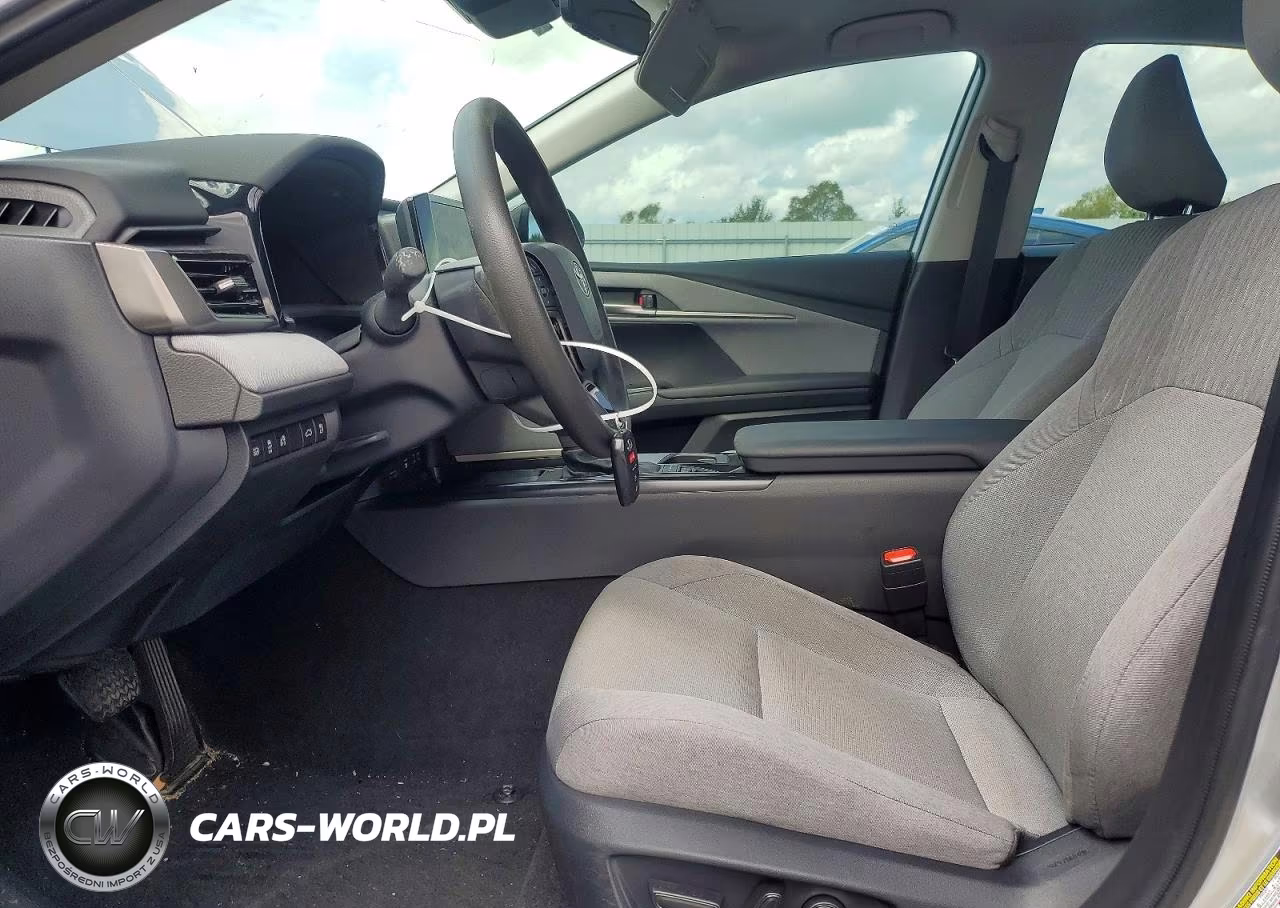 2025 Toyota Camry Le VIN:4T1DAACK9SU640877 - 7