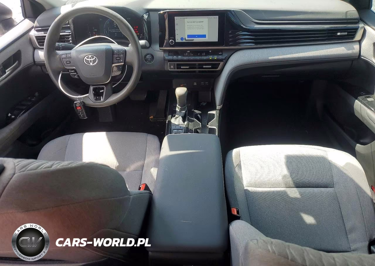 2025 Toyota Camry Le VIN:4T1DAACK9SU640877 - 8