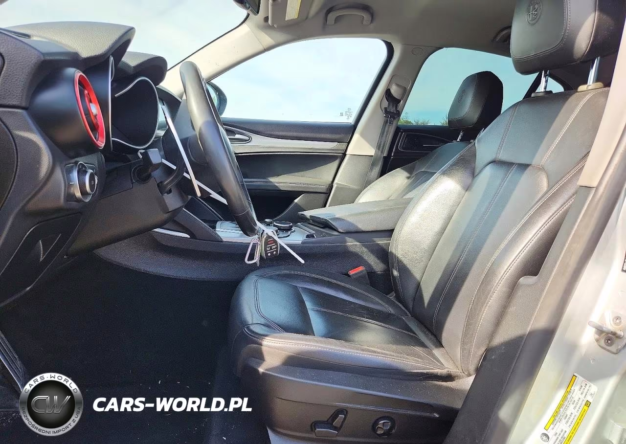 2018 Alfa Romeo Stelvio Sport VIN:ZASFAKPN0J7B78981 - 7