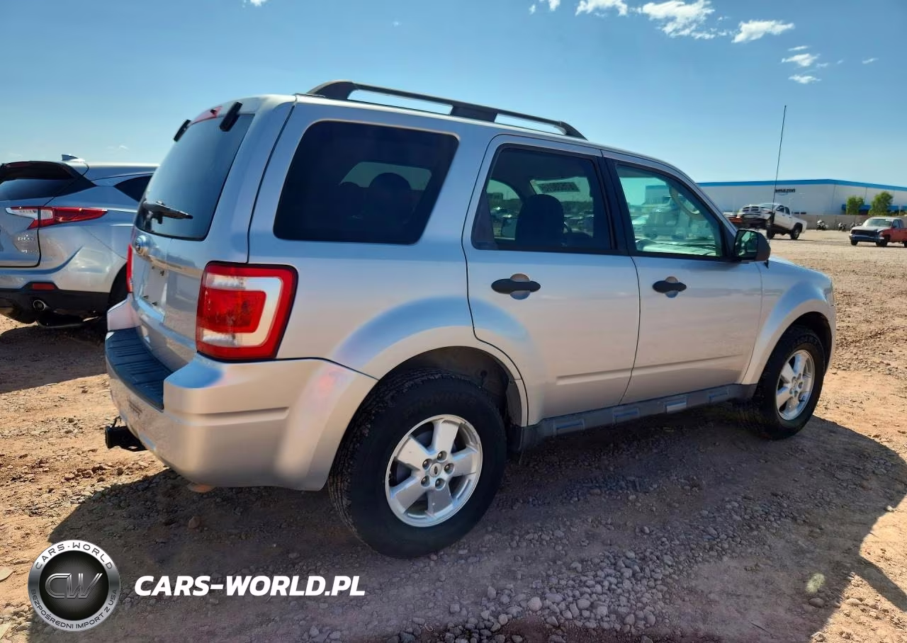 2010 Ford Escape Xlt VIN:1FMCU0D71AKD21328 - 3