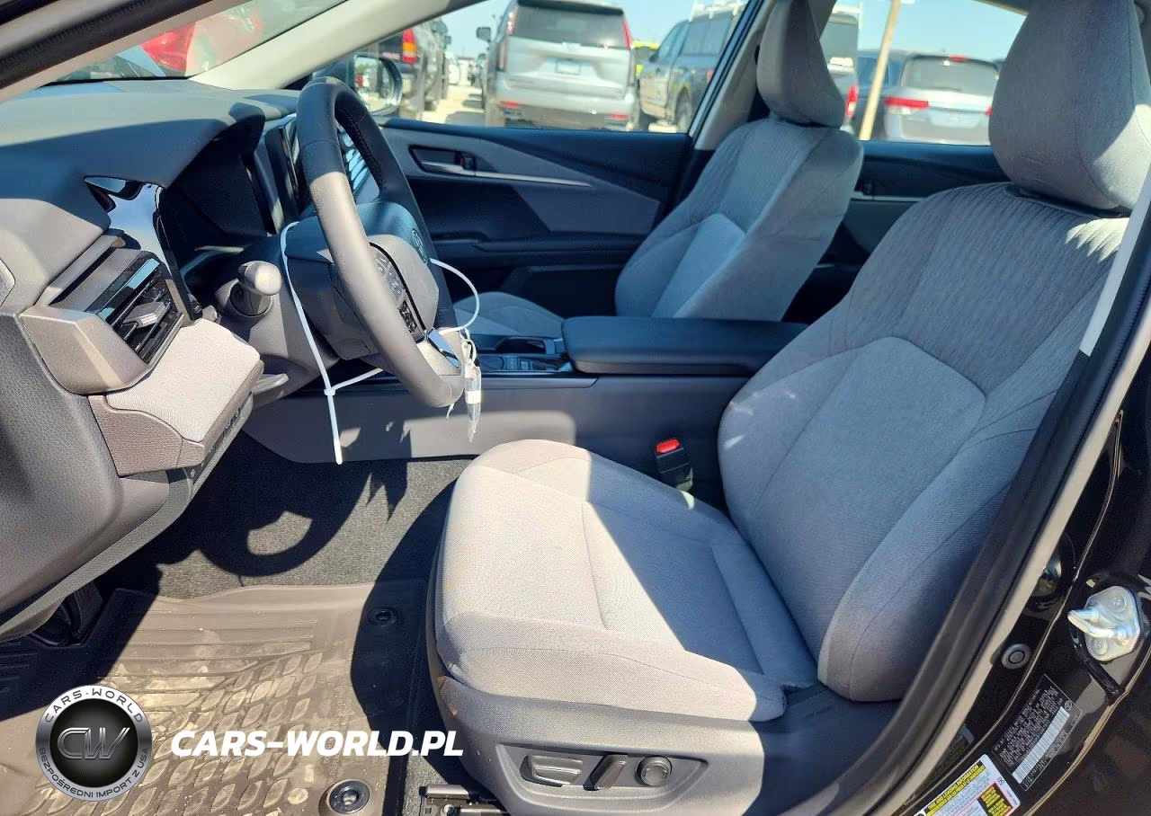 2026 Toyota Camry Le VIN:4T1DBADK8TU067922 - 7