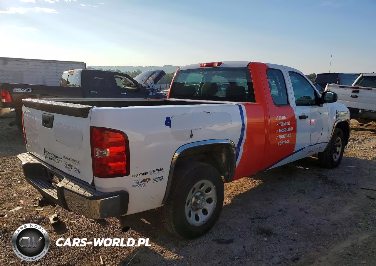 2012 Chevrolet Silverado C1500 VIN:1GCRCPEA8CZ231043 - 3