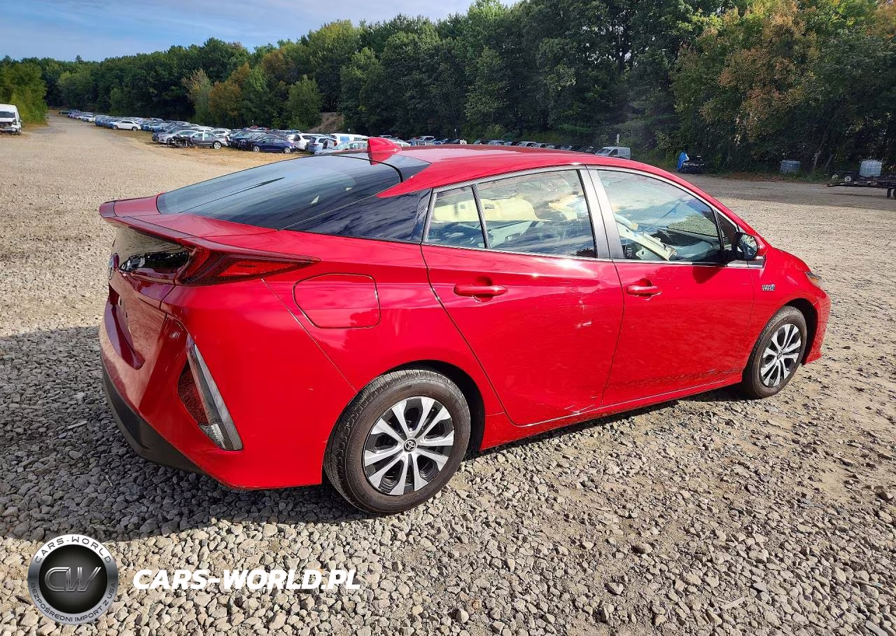 2021 Toyota Prius Prime Le VIN:JTDKAMFP0M3188007 - 3