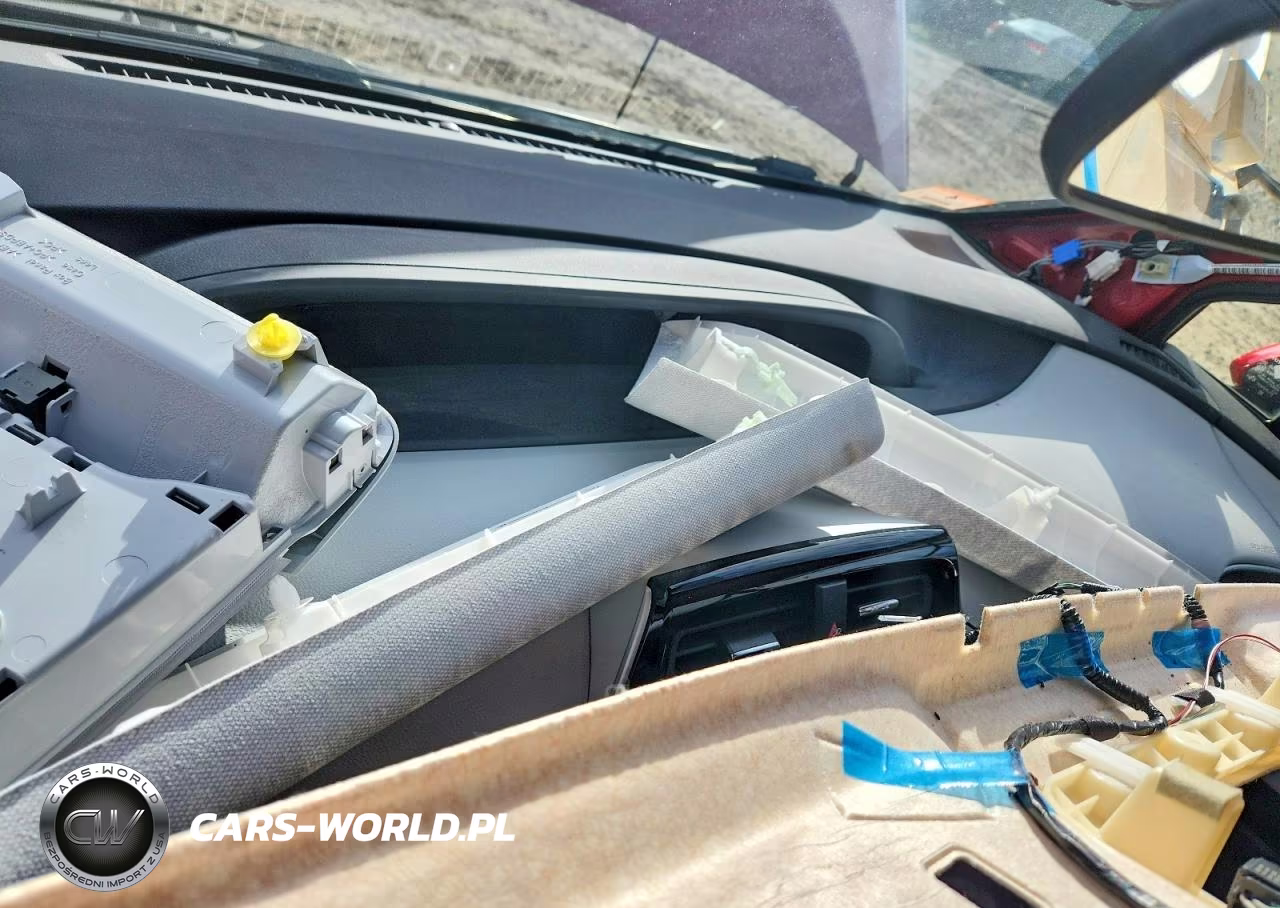 2021 Toyota Prius Prime Le VIN:JTDKAMFP0M3188007 - 9