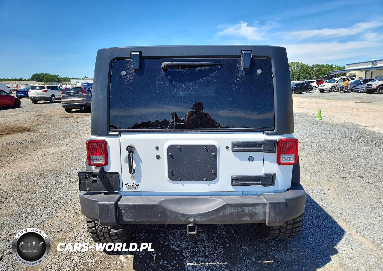 2016 Jeep Wrangler Unlimited Sport VIN:1C4HJWDG2GL170041 - 6