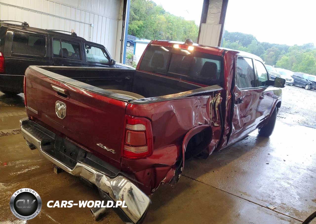 2019 Ram 1500 Laramie VIN:1C6SRFJT2KN506114 - 3