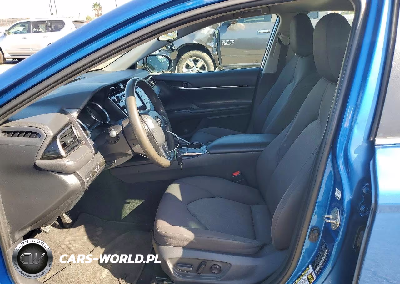 2020 Toyota Camry Le VIN:4T1C11AK5LU310704 - 7