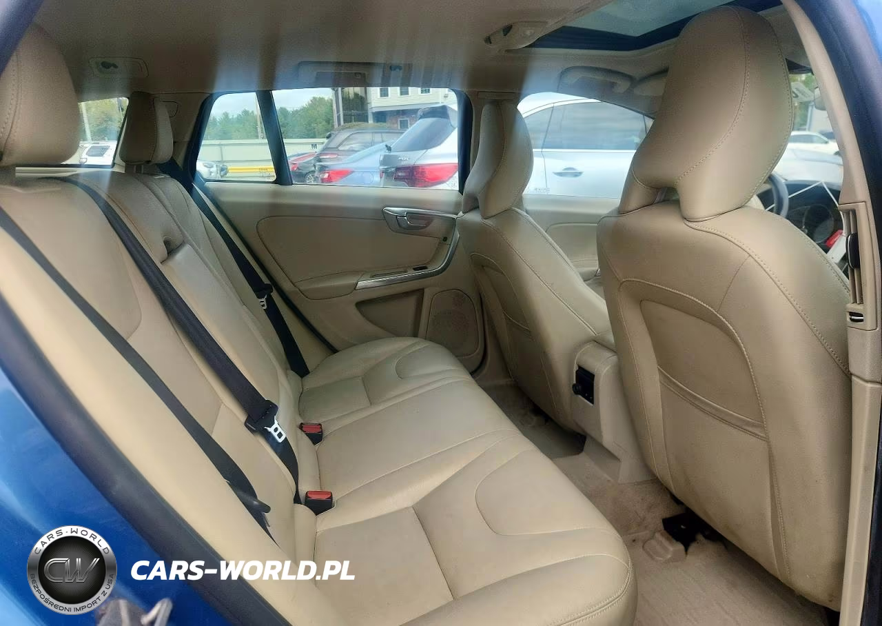 2015 Volvo V60 Platinum VIN:YV140MEM2F1229541 - 10