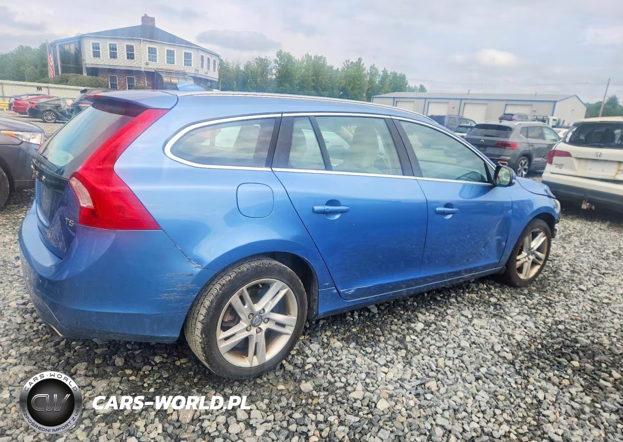 2015 Volvo V60 Platinum VIN:YV140MEM2F1229541 - 3
