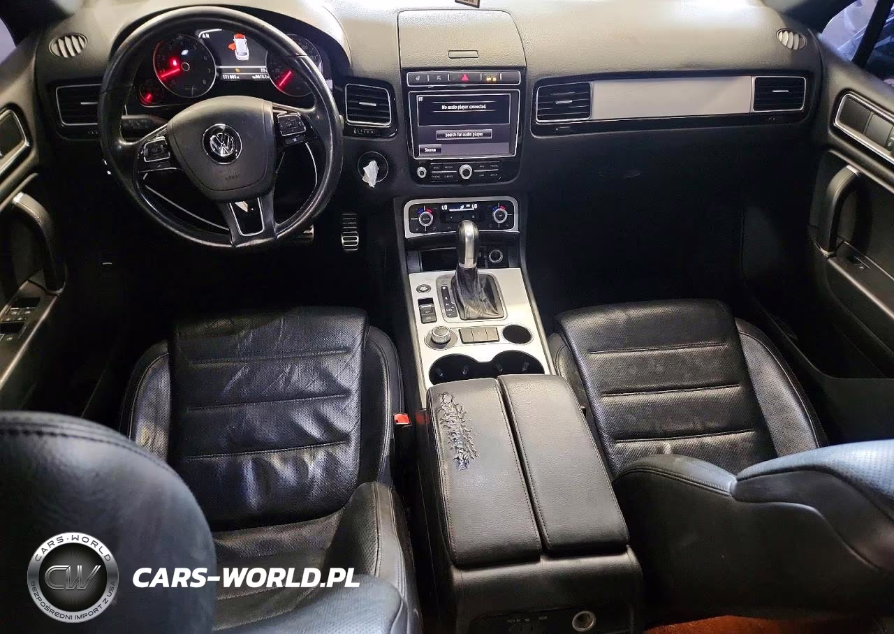 2017 Volkswagen Touareg Wolfsburg VIN:WVGRF7BP2HD003801 - 8