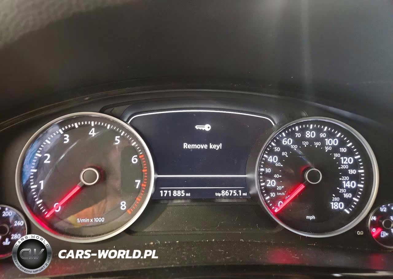 2017 Volkswagen Touareg Wolfsburg VIN:WVGRF7BP2HD003801 - 9