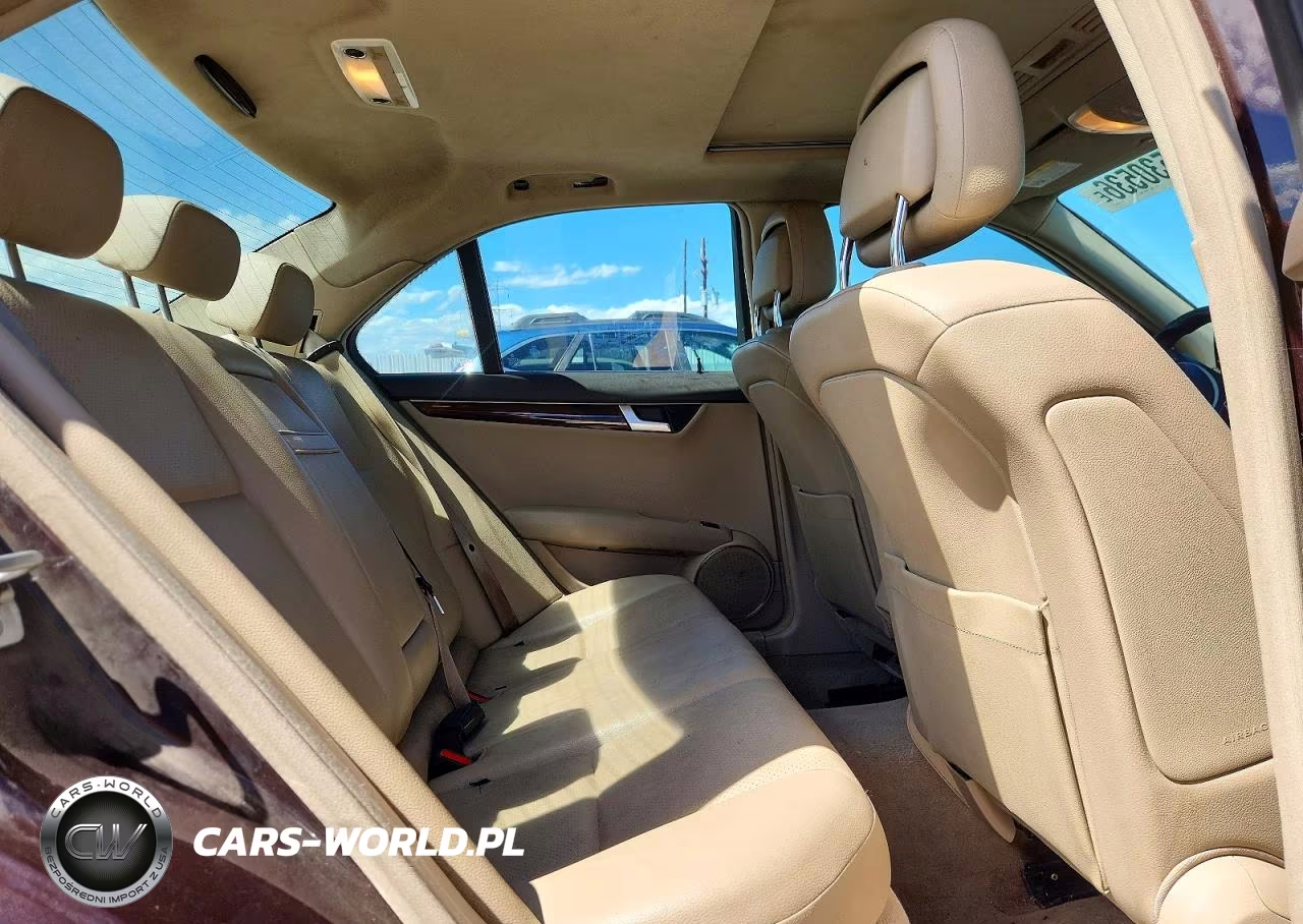 2012 Mercedes-Benz C 300 4Matic VIN:WDDGF8BB7CA642147 - 10
