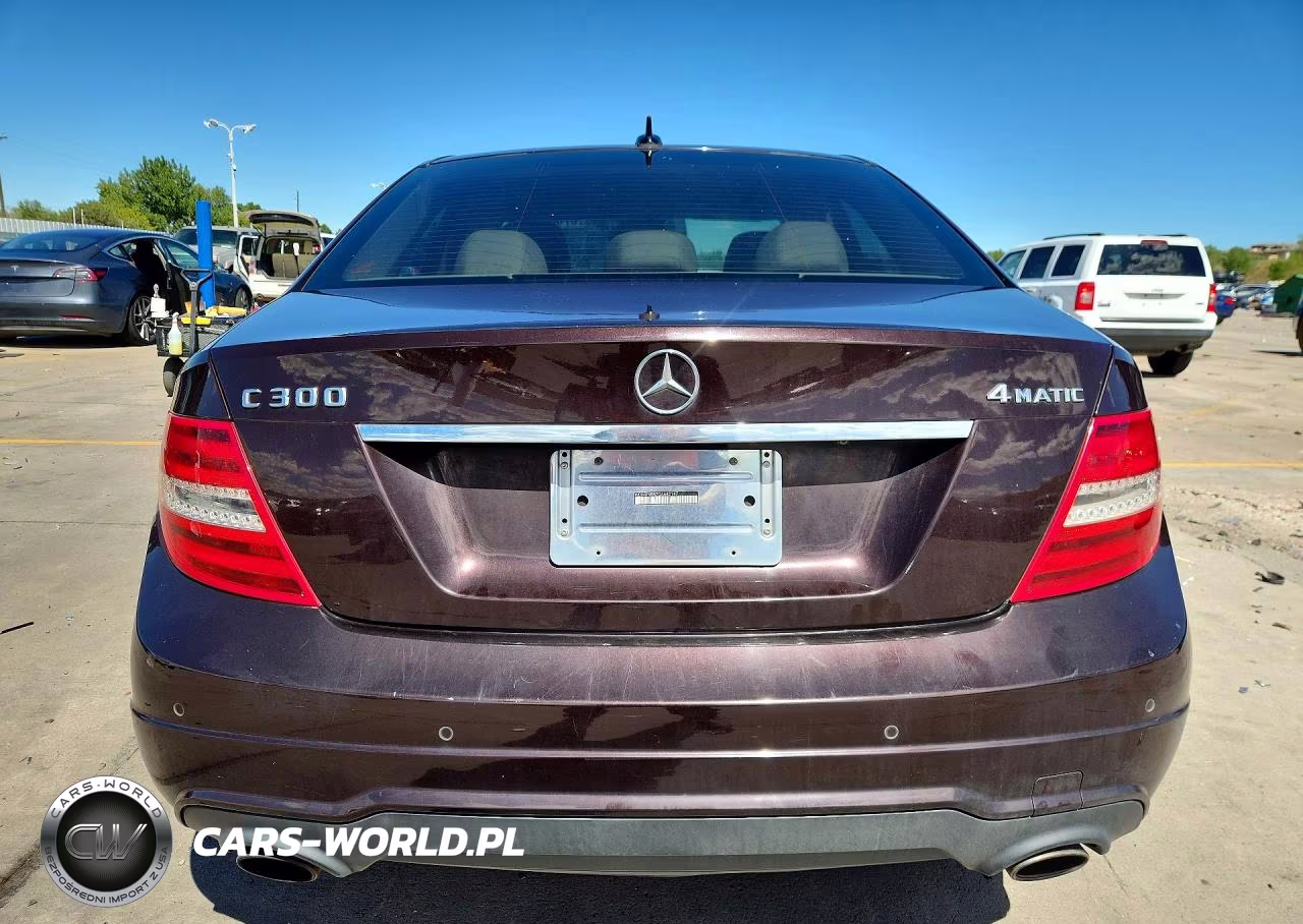 2012 Mercedes-Benz C 300 4Matic VIN:WDDGF8BB7CA642147 - 6