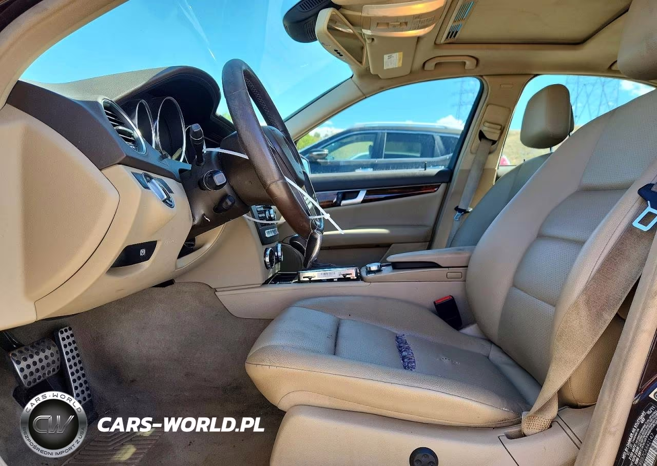2012 Mercedes-Benz C 300 4Matic VIN:WDDGF8BB7CA642147 - 7