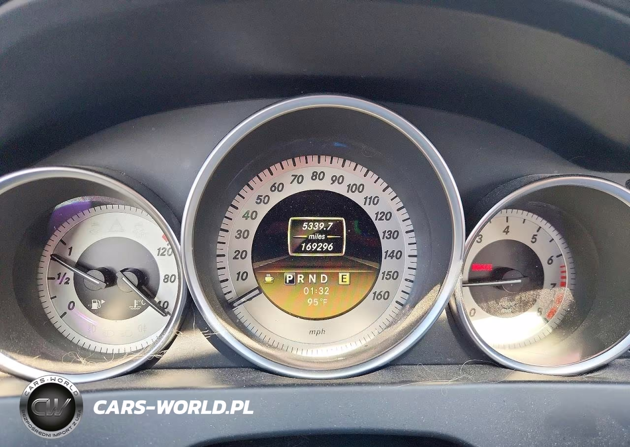 2012 Mercedes-Benz C 300 4Matic VIN:WDDGF8BB7CA642147 - 9