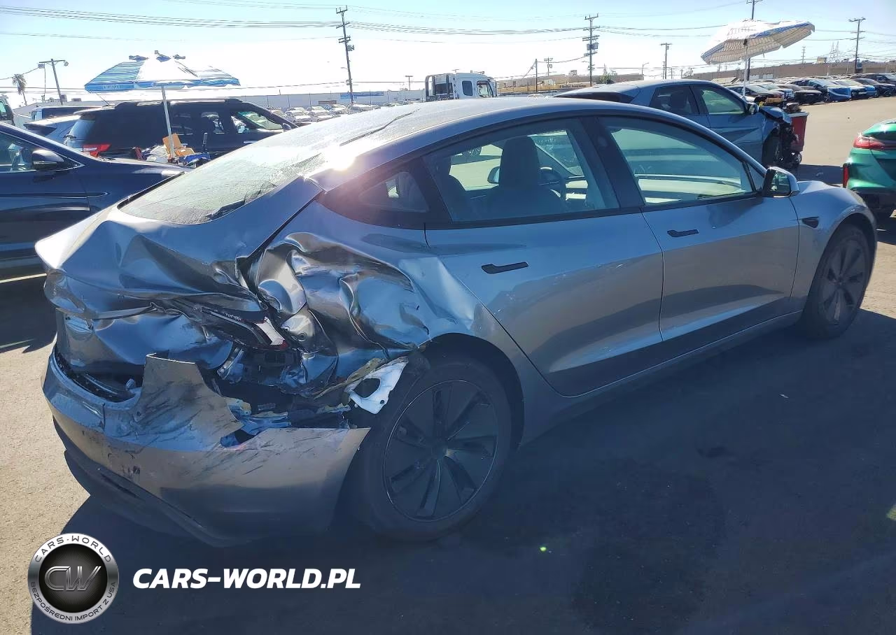 2025 Tesla Model 3 VIN:5YJ3E1EA7SF075272 - 3