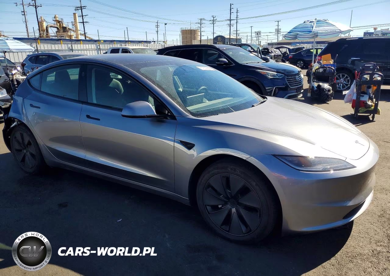 2025 Tesla Model 3 VIN:5YJ3E1EA7SF075272 - 4