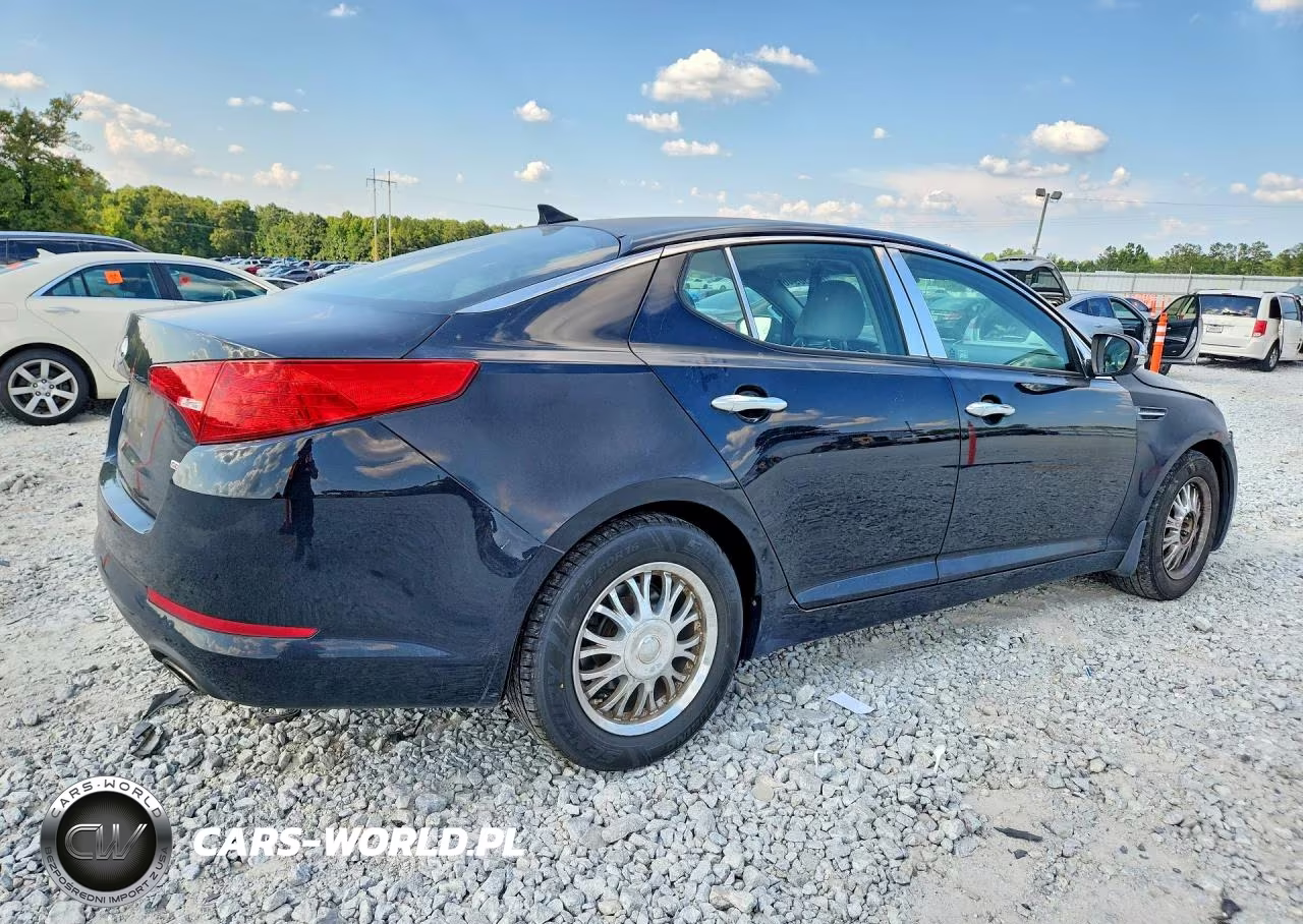 2013 Kia Optima Lx VIN:5XXGM4A7XDG158811 - 3