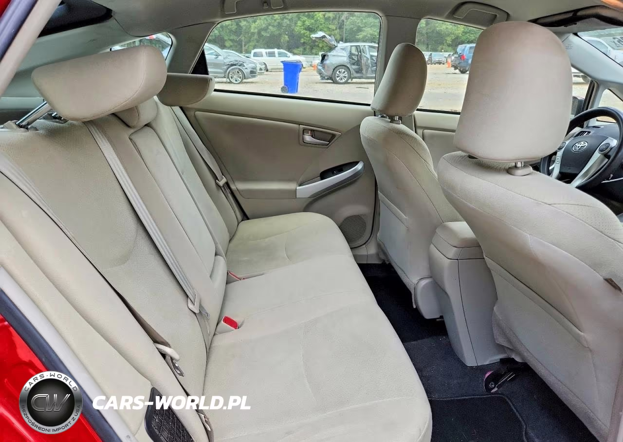 2015 Toyota Prius Two VIN:JTDKN3DU6F1943800 - 10