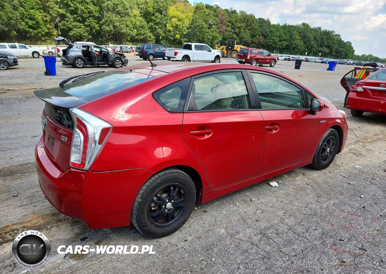 2015 Toyota Prius Two VIN:JTDKN3DU6F1943800 - 3