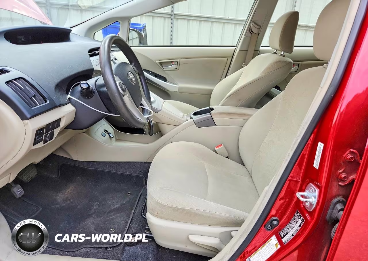 2015 Toyota Prius Two VIN:JTDKN3DU6F1943800 - 7