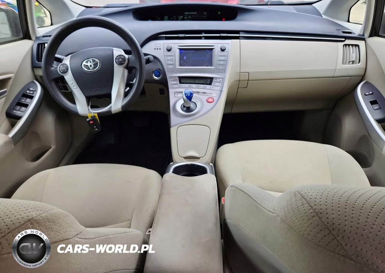2015 Toyota Prius Two VIN:JTDKN3DU6F1943800 - 8