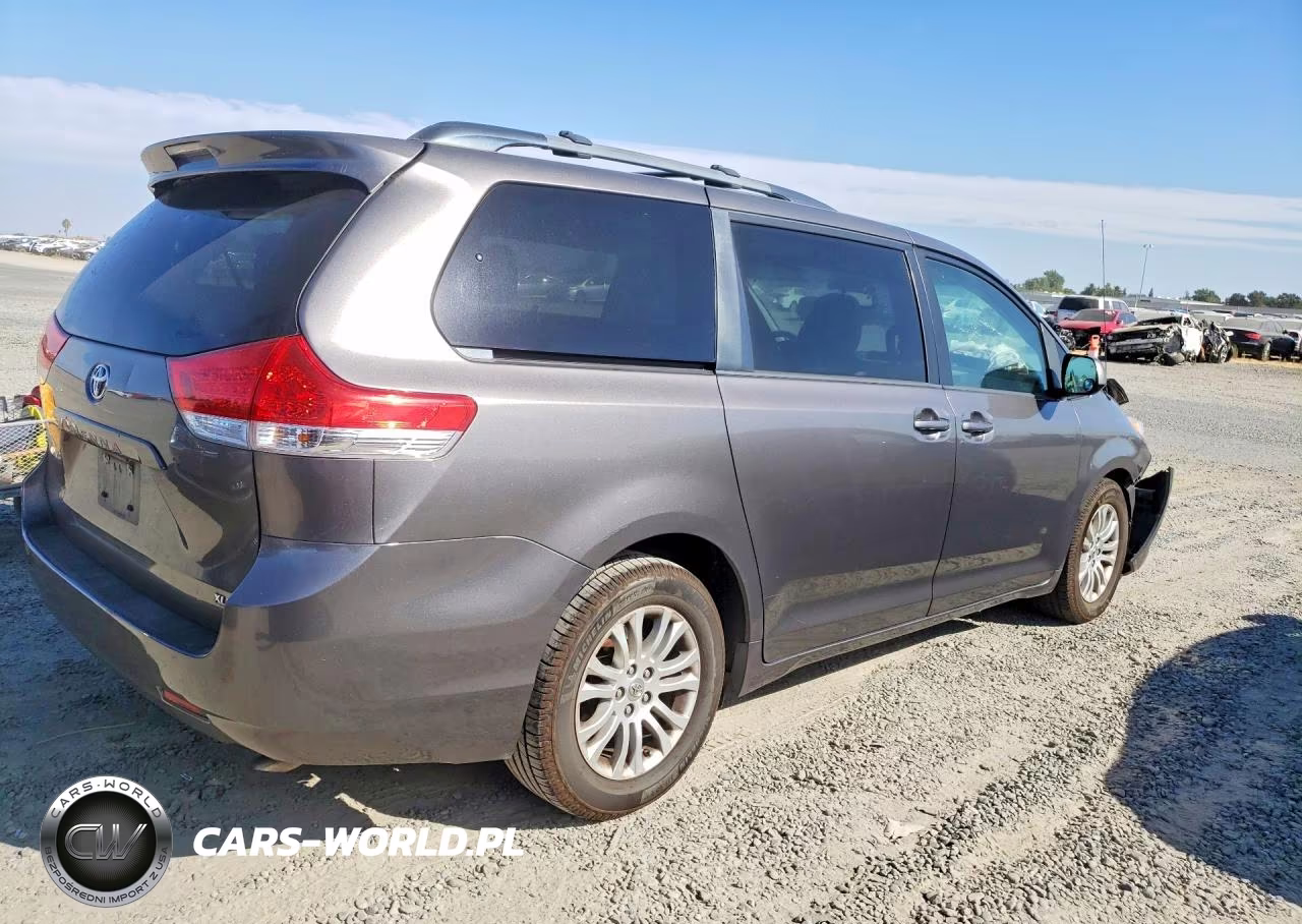 2014 Toyota Sienna Xle 8-Passenger VIN:5TDYK3DC5ES433417 - 3