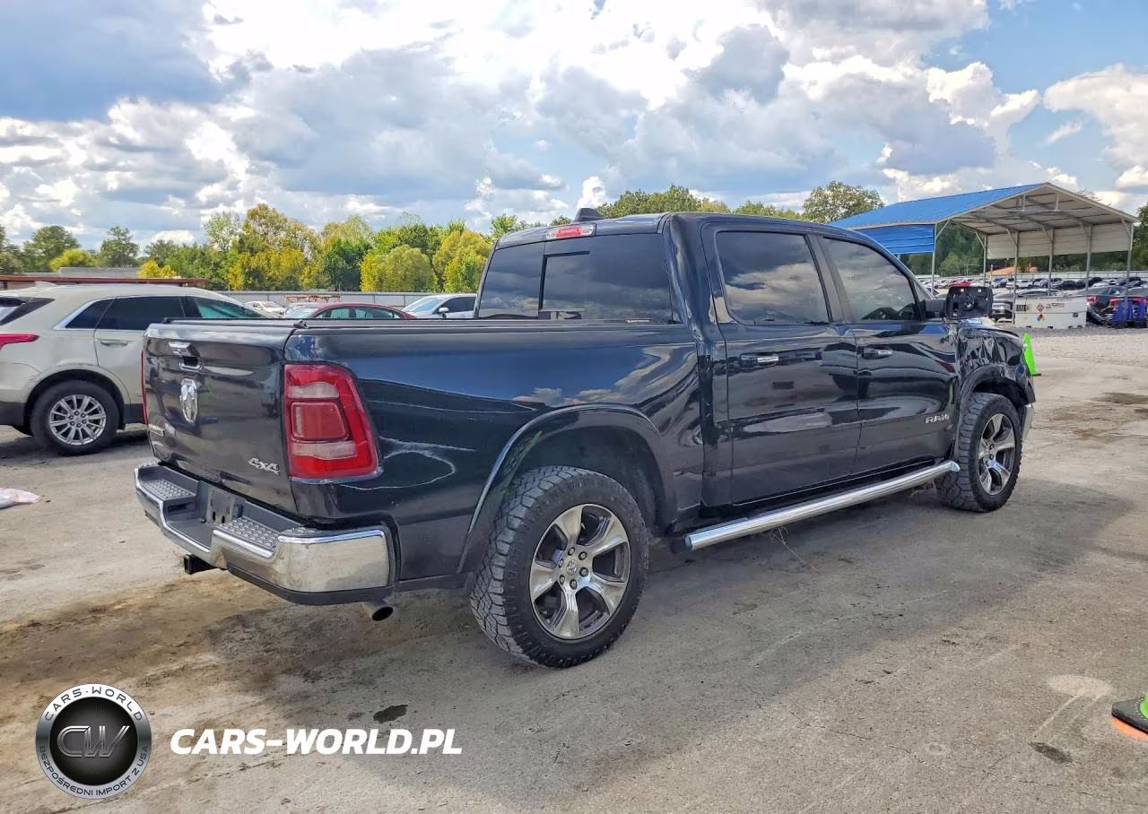 2019 Ram 1500 Laramie VIN:1C6RRFJG8KN721479 - 3