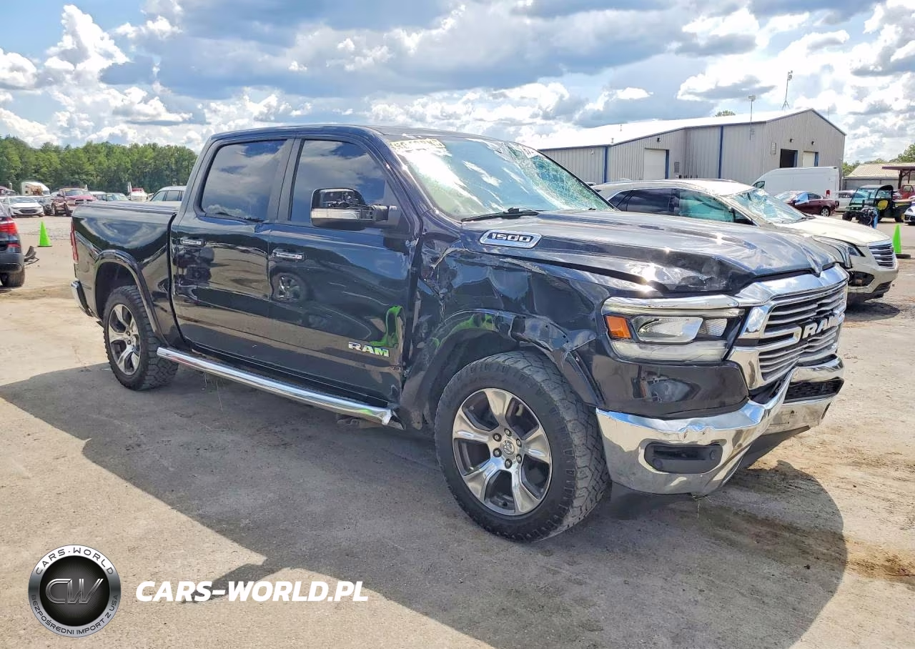 2019 Ram 1500 Laramie VIN:1C6RRFJG8KN721479 - 4