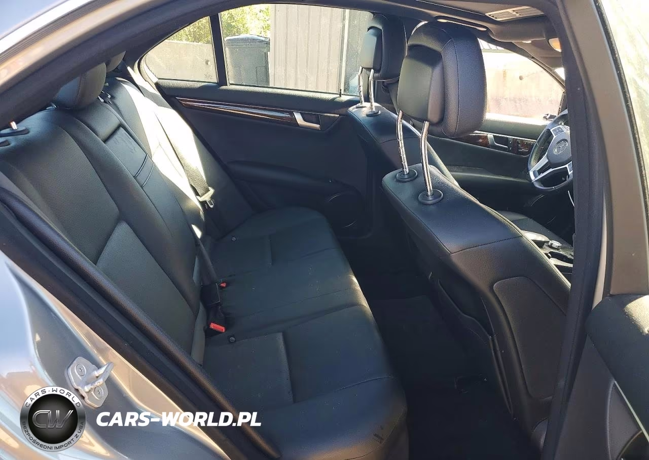 2012 Mercedes-Benz C 300 4Matic VIN:WDDGF8BB2CF863609 - 10