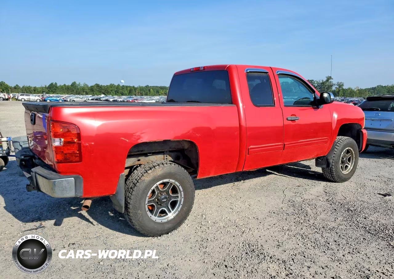 2010 Chevrolet Silverado K1500 Ls VIN:1GCSKREA5AZ121077 - 3