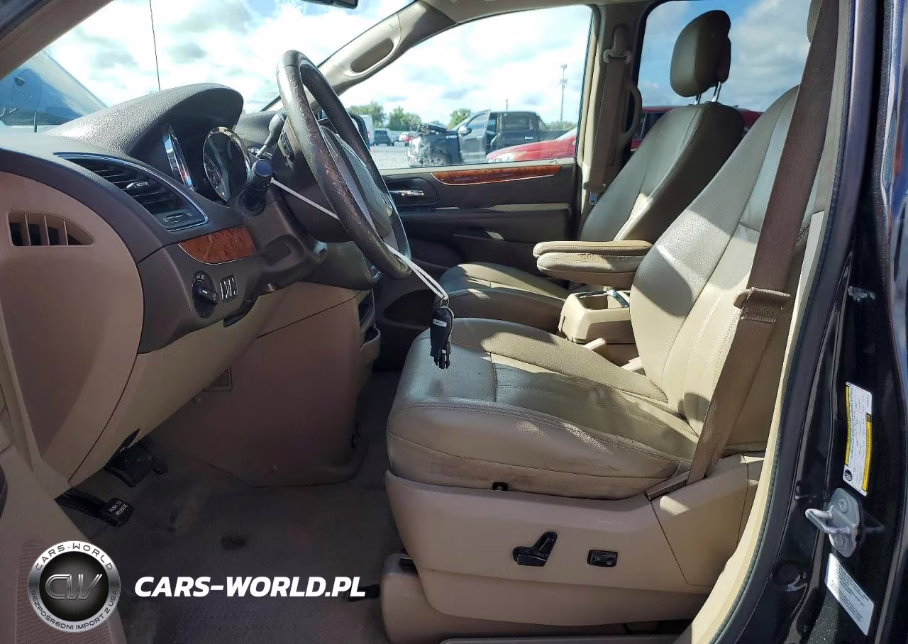 2016 Chrysler Town & Country Touring VIN:2C4RC1BG3GR230341 - 7