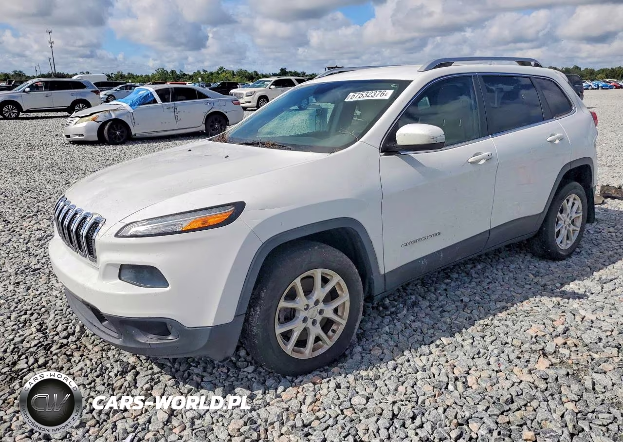 2015 Jeep Cherokee Latitude VIN:1C4PJLCB3FW700126 - 1