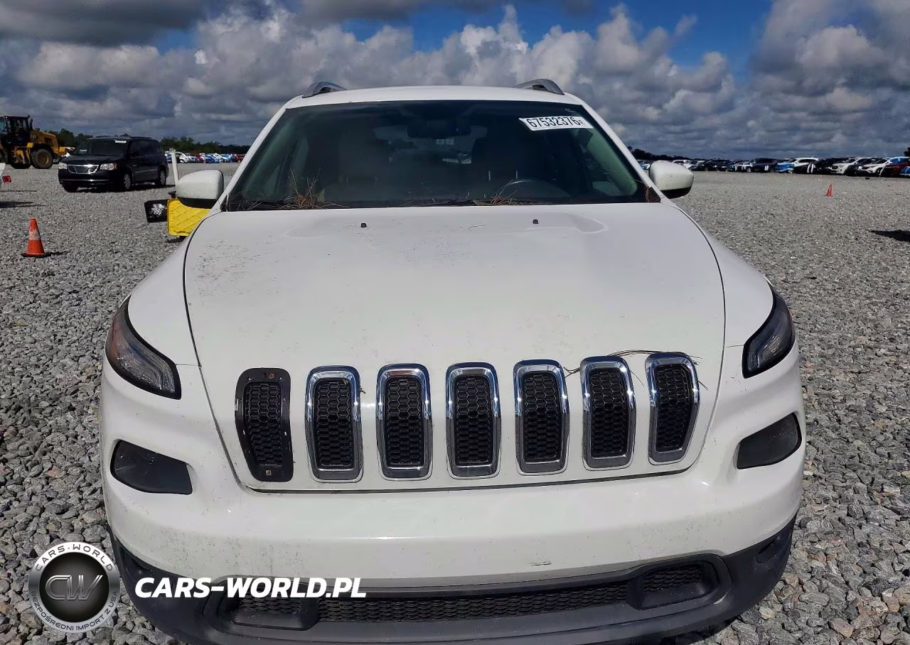 2015 Jeep Cherokee Latitude VIN:1C4PJLCB3FW700126 - 5