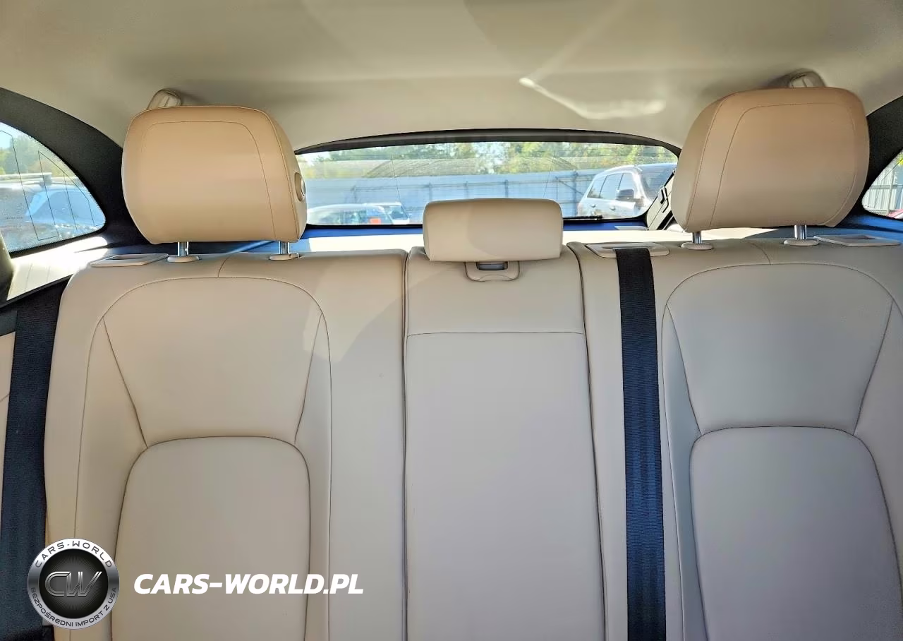 2017 Jaguar F-Pace Premium VIN:SADCJ2BVXHA493257 - 10
