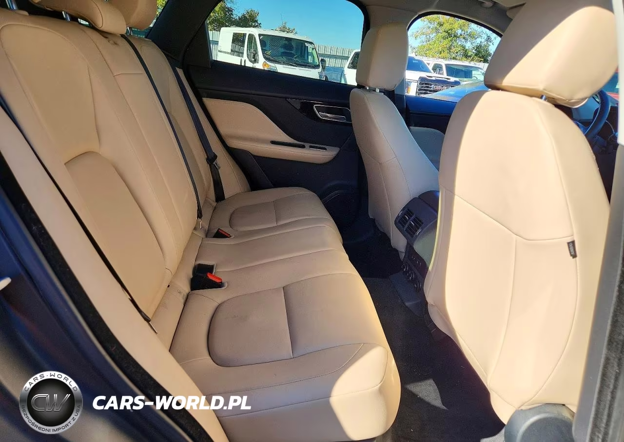 2017 Jaguar F-Pace Premium VIN:SADCJ2BVXHA493257 - 11