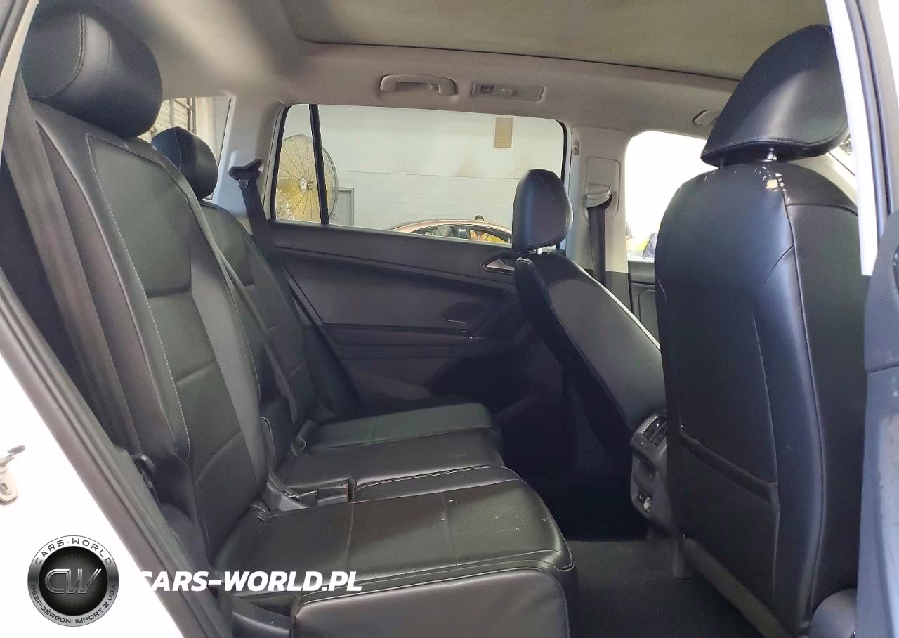 2018 Volkswagen Tiguan Se VIN:3VV2B7AX8JM185907 - 11