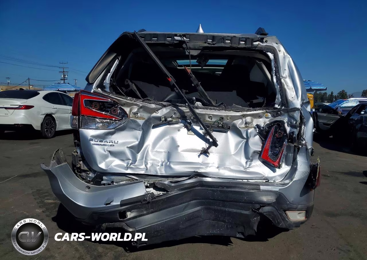 2019 Subaru Forester Premium VIN:JF2SKAGC0KH576492 - 6