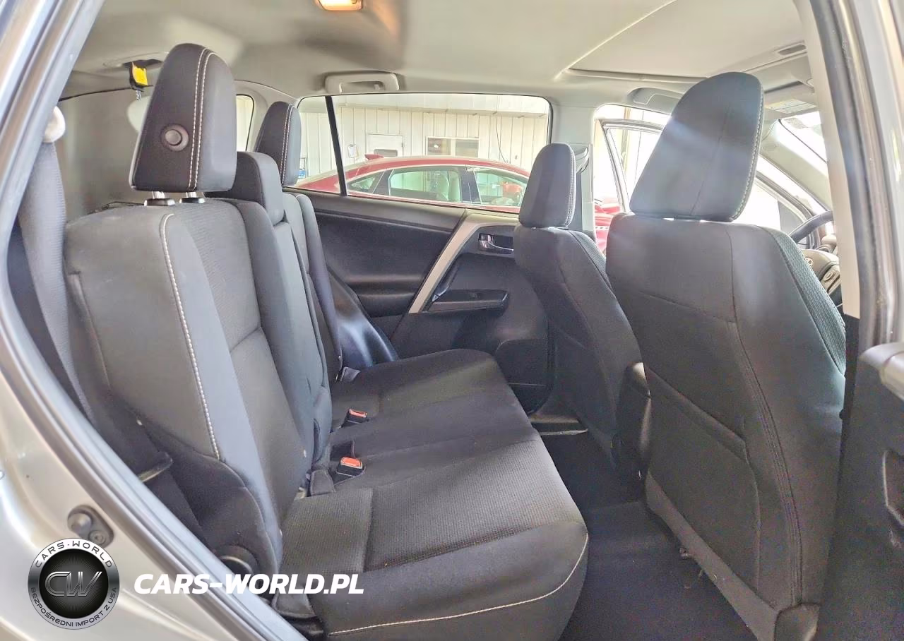 2018 Toyota Rav4 Xle VIN:2T3RFREV9JW721719 - 10