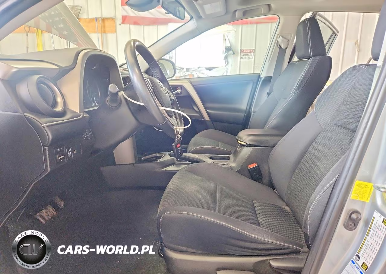 2018 Toyota Rav4 Xle VIN:2T3RFREV9JW721719 - 7