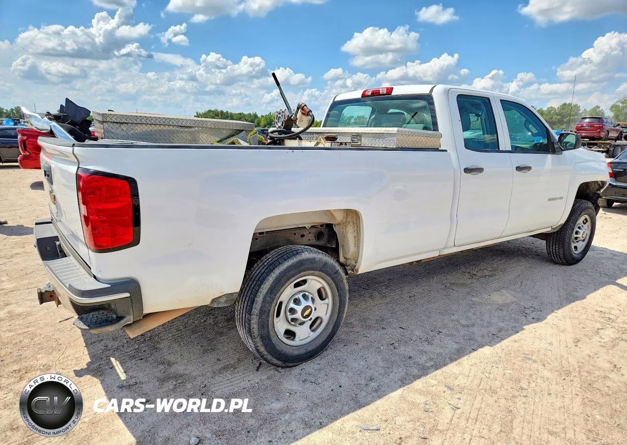 2015 Chevrolet Silverado C2500 Heavy Duty VIN:1GC2CUEG8FZ543534 - 3